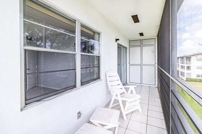 Foto del edificio - 32 Fanshaw A