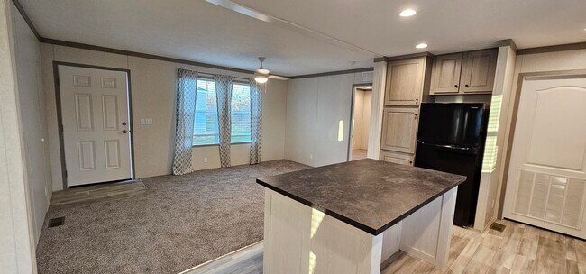 Building Photo - 3969 Deadwood Dr N