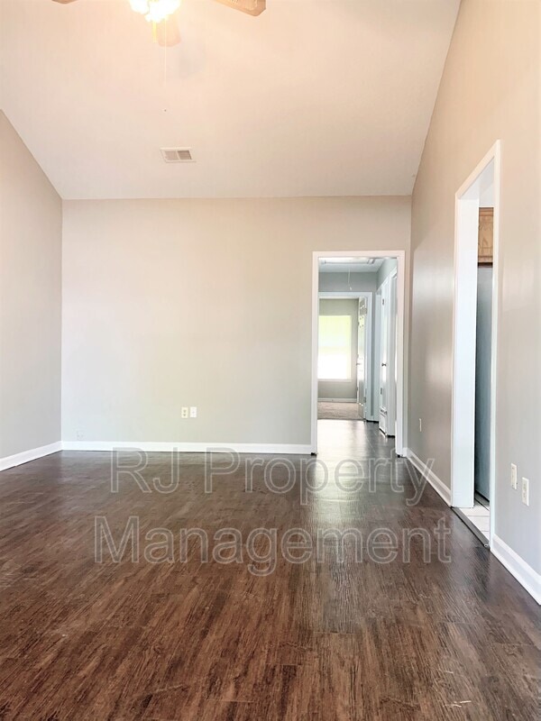Building Photo - 6509 Birkenhead Rd