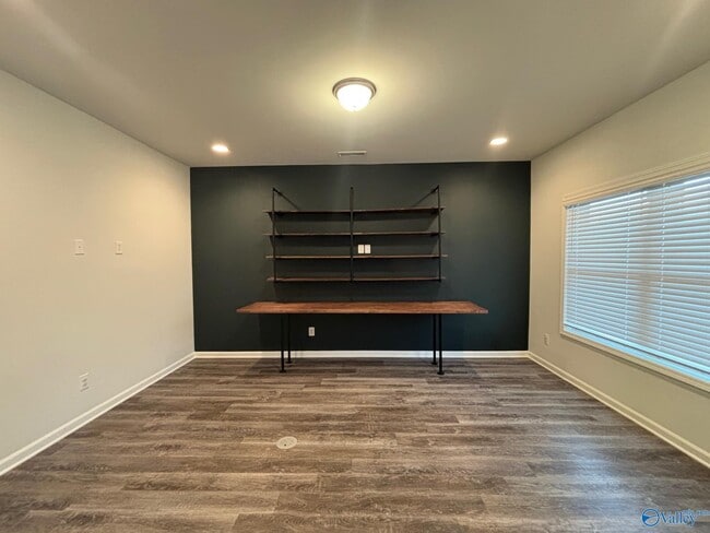 Building Photo - 212 Oracle Cir