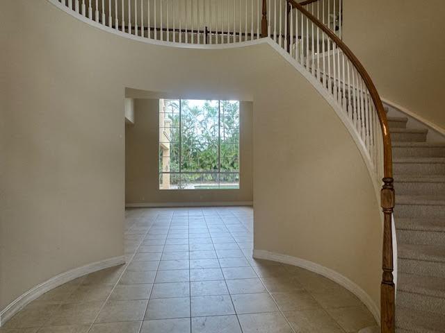 Building Photo - 664 Edgebrook Ln