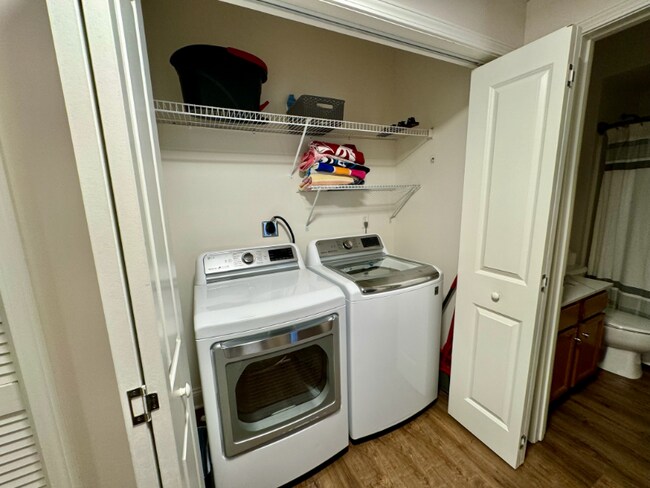 Foto del edificio - 3001 River Towne Way
