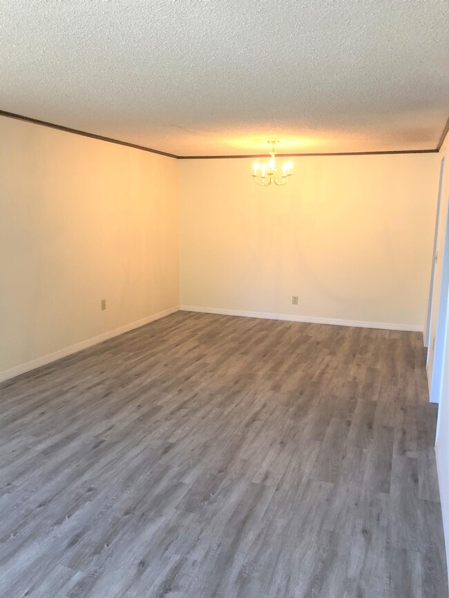 Building Photo - 15156 Pine Meadows Dr