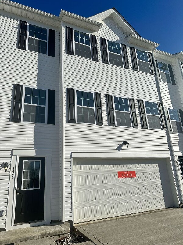 Foto principal - 126 Weeping Willow Dr