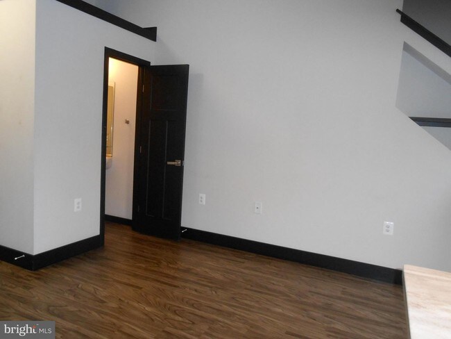 Foto del edificio - 22680 Washington St