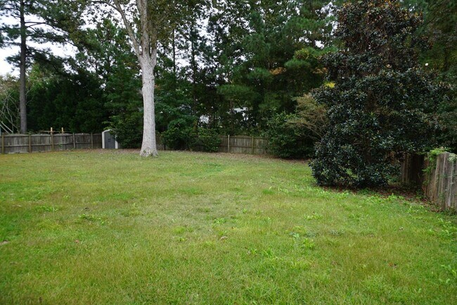 Building Photo - 3 Bedroom 2.5 Bathroom with a Bonus Room located in Creeks Edge Subdivision in Sneads Ferry!