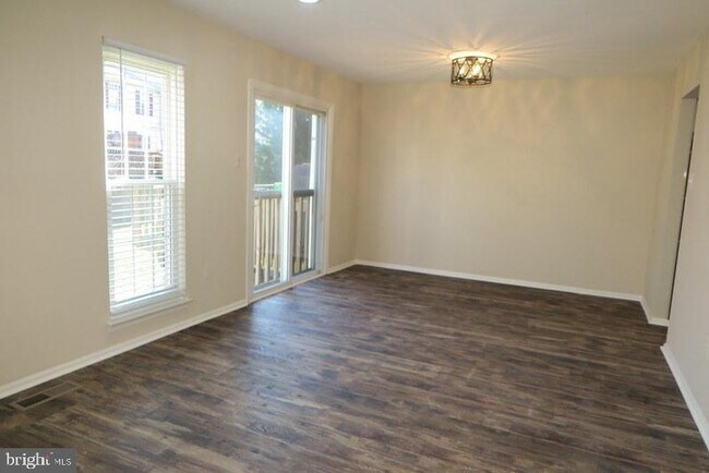 Foto del edificio - 17325 Sandy Knoll Dr