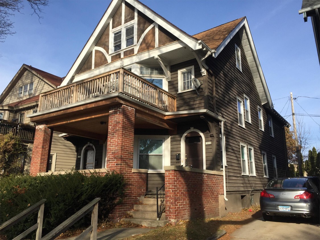 1806 E Newberry Blvd, Milwaukee, WI 53211 Townhome Rentals in
