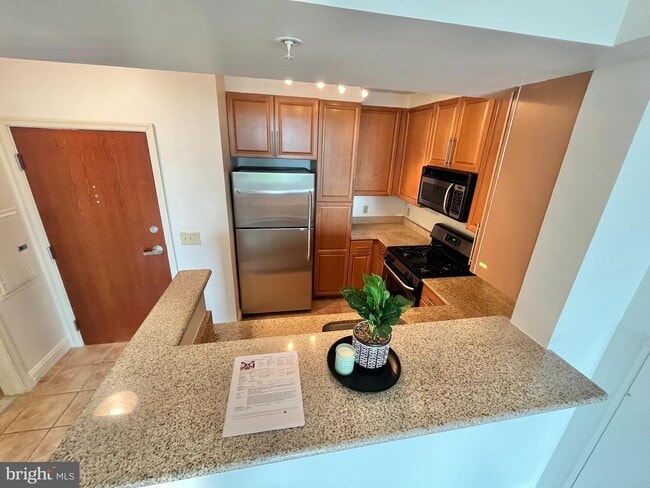 Building Photo - 11760 Sunrise Valley Dr