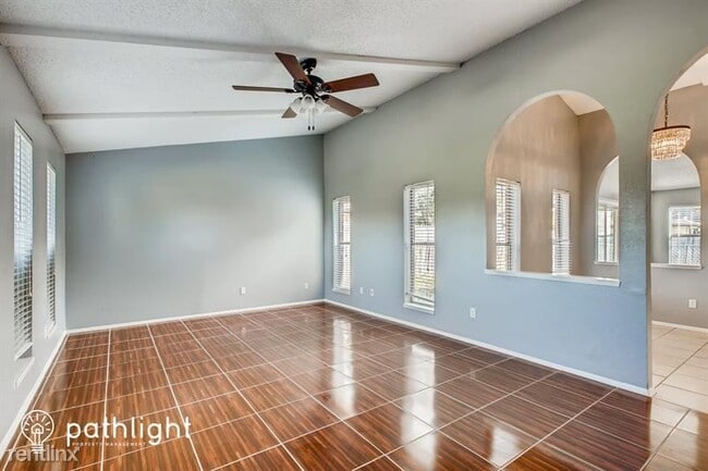 Building Photo - 3 br, 2 bath House - 1901 Castle Drive UNIT