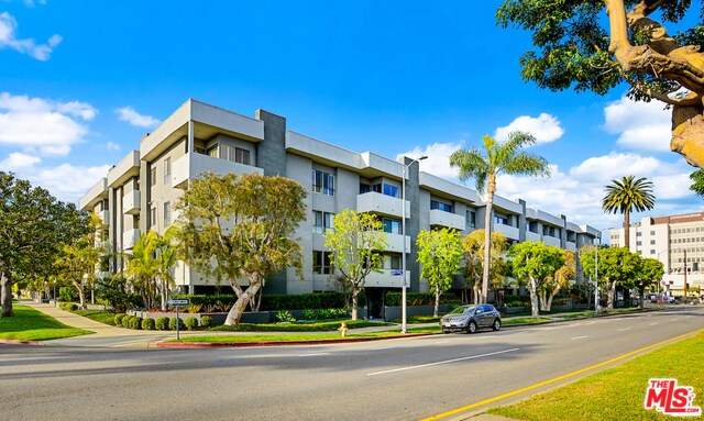 Primary Photo - 12115 San Vicente Blvd