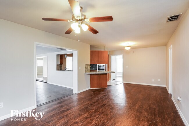 Foto del edificio - 5804 SW 1st Pl