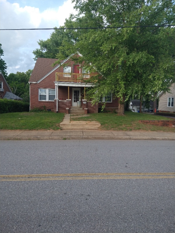Building Photo - 1110 Hinshaw St