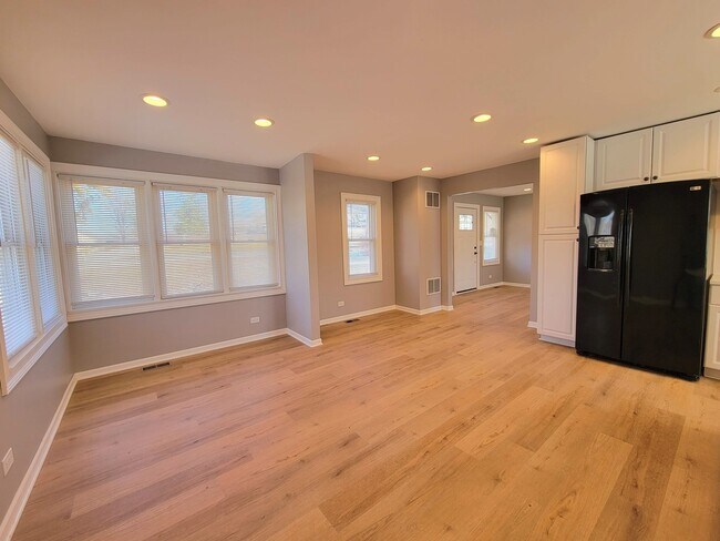 Foto del edificio - 3823 E Wonder Lake Rd