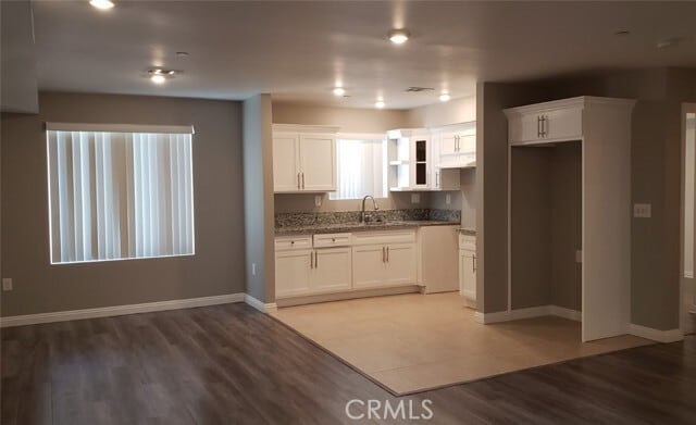 Foto del edificio - 2051 W Florence Ave