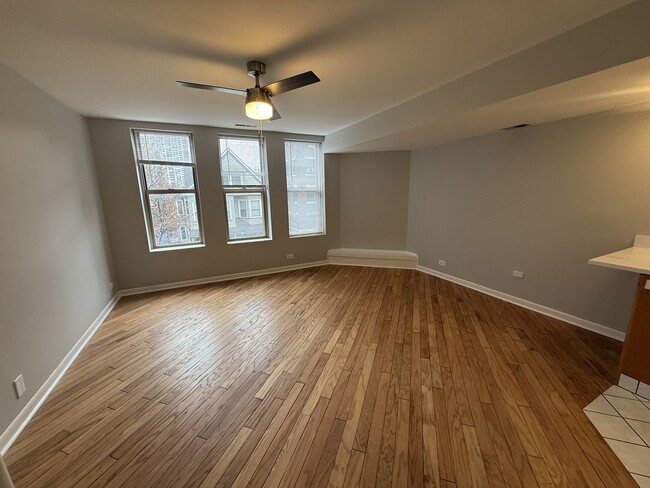 Building Photo - 744 W Gordon Terrace