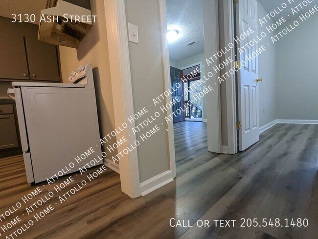 Foto del edificio - 3-Bed/1-Bath All-Brick Duplex in West Tusc...
