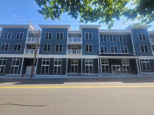 Building Photo - Revere