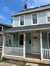 Building Photo - 509 Main St