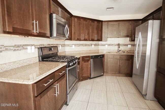 Building Photo - 7120 Copper Town Dr