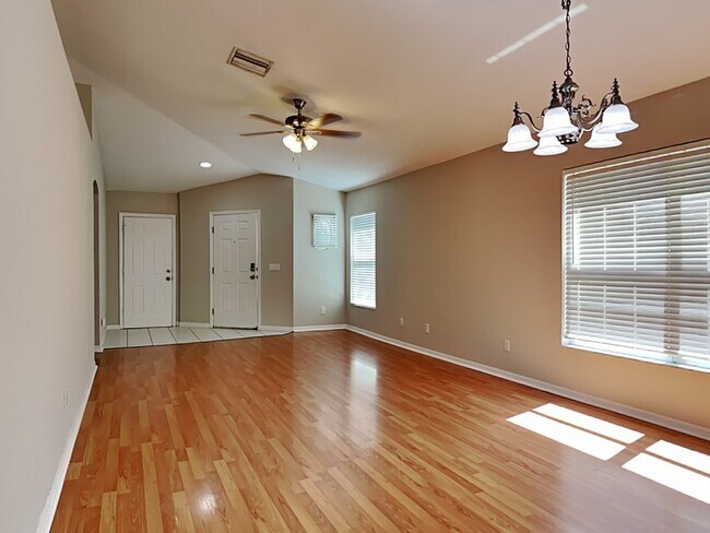 Foto del edificio - 8323 Arabian Dunes Pl