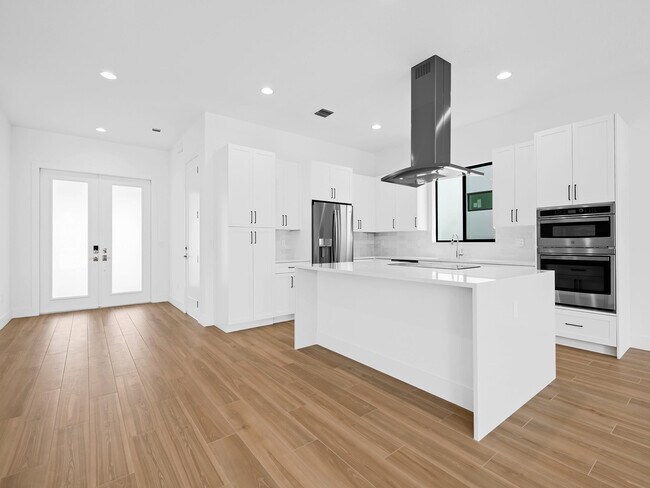 Building Photo - 1446 SW 23rd St