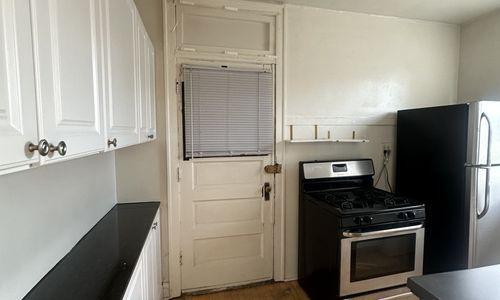 Building Photo - 1 bedroom in Chicago IL 60613