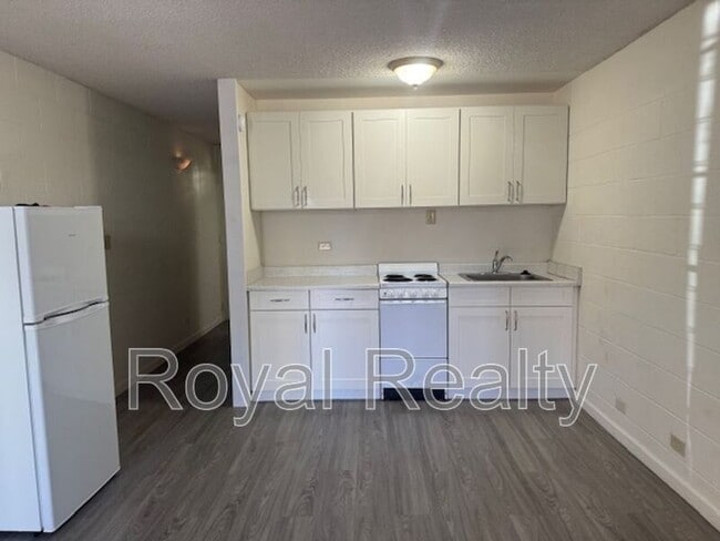 Building Photo - 5122 Likini St