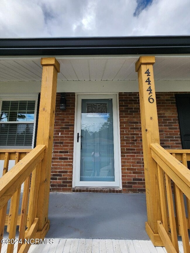 Building Photo - 4446 Queen St