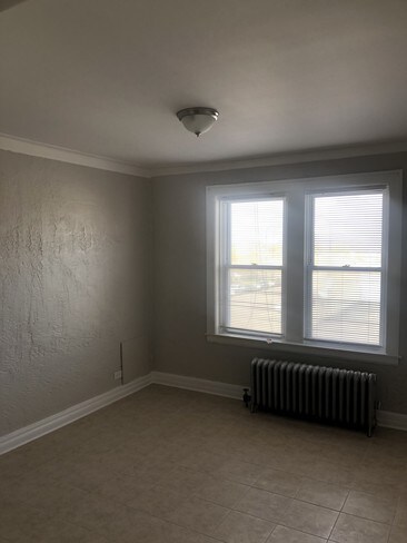 Building Photo - 2123 S Laramie Ave