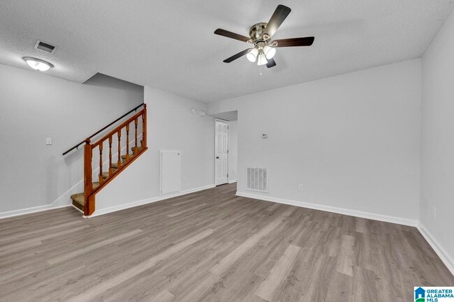 Building Photo - 2555 Hampstead Dr