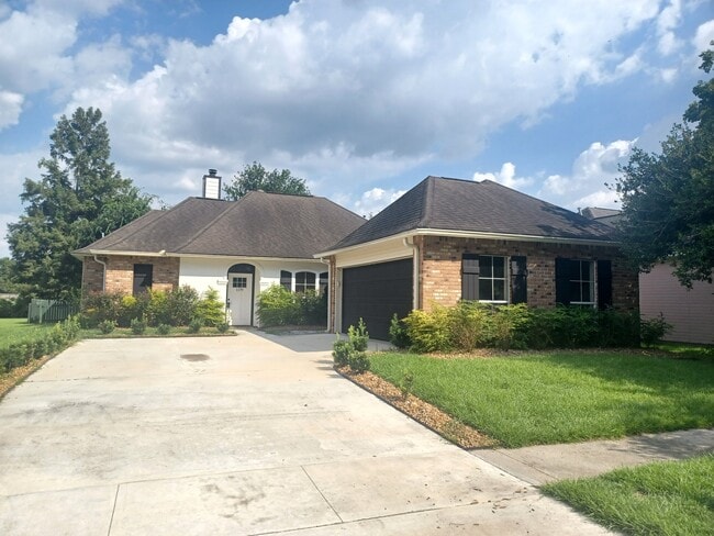 Building Photo - 1179 Springlake Dr