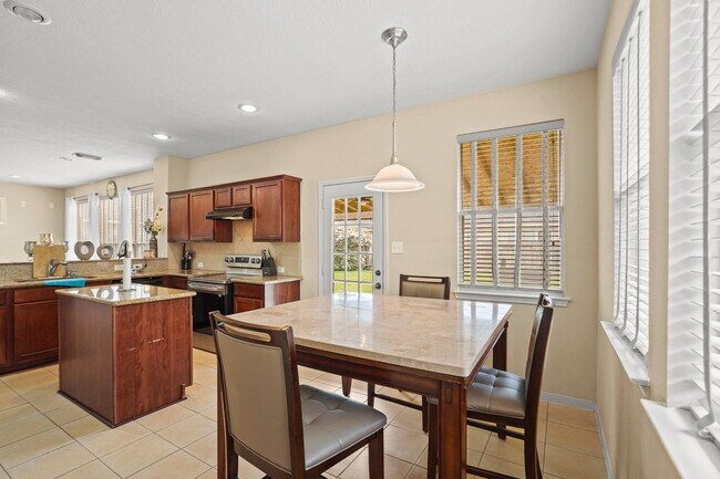 Foto del edificio - 19115 Golden Heath Ln