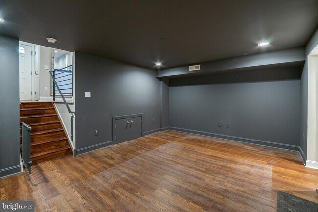 Building Photo - 6225 Osage Ave