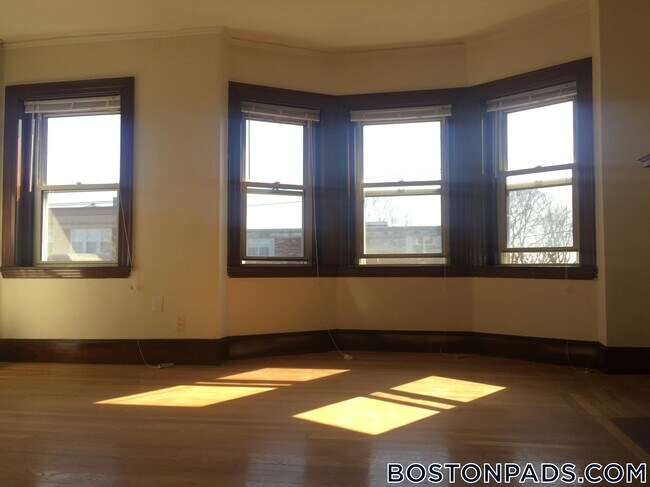 Foto del edificio - 163 Summer St