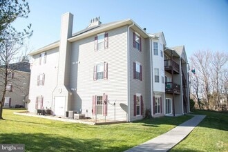Building Photo - 104-103 Timberlake Terrace