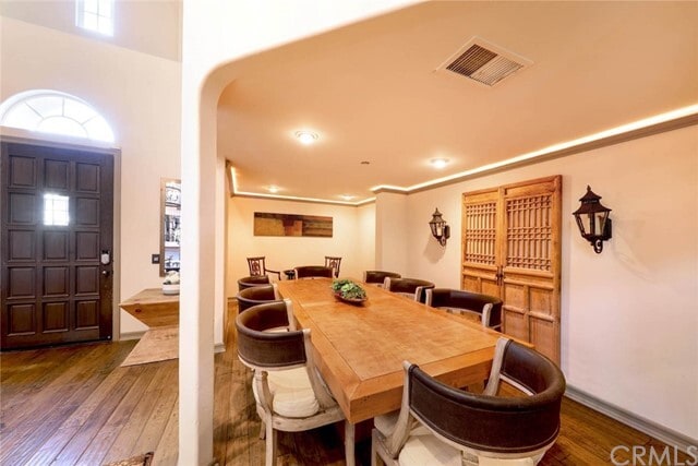 Building Photo - 15 Marisol