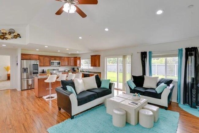 Foto del edificio - 4 Bedroom 2 bath Home!
