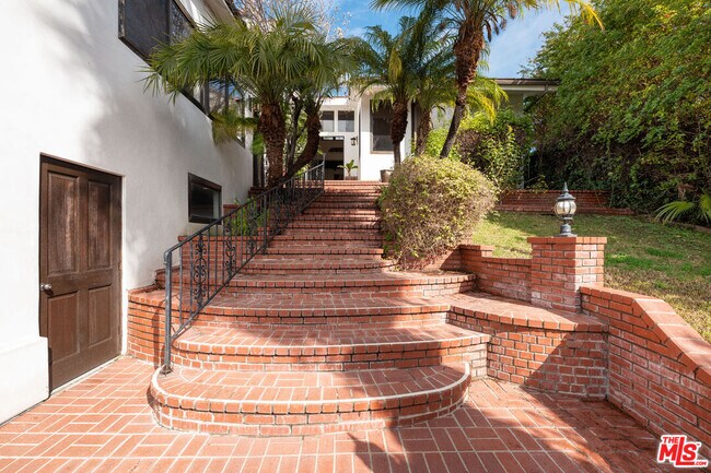 Foto del edificio - 10351 Whipple St