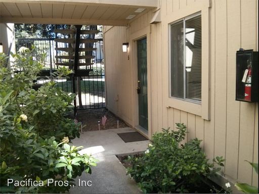 Foto principal - 5920 Van Alstine Ave
