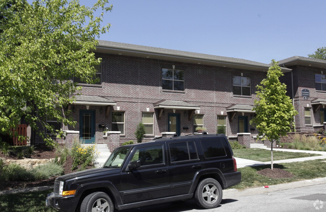 Building Photo - 140 N 41st St