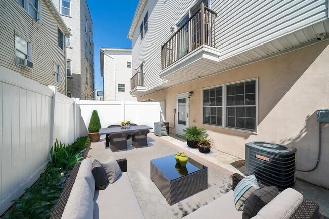 Foto del edificio - 233 Laidlaw Ave