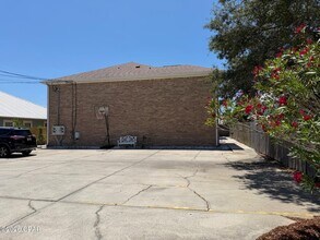 Building Photo - 602 Fernwood St