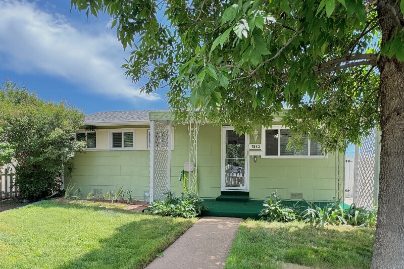 Foto principal - 1842 S Alcott St