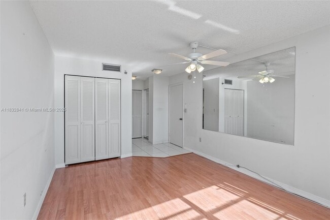 Building Photo - 1200 St Charles Pl