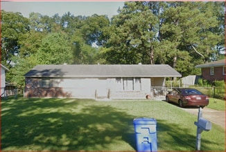 Building Photo - 507 Woodvale Rd