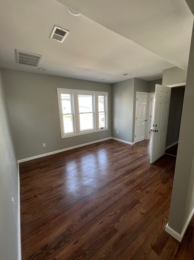 Sala de estar - 494 E 18th St