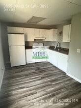 Building Photo - 3895 Oakes St SW