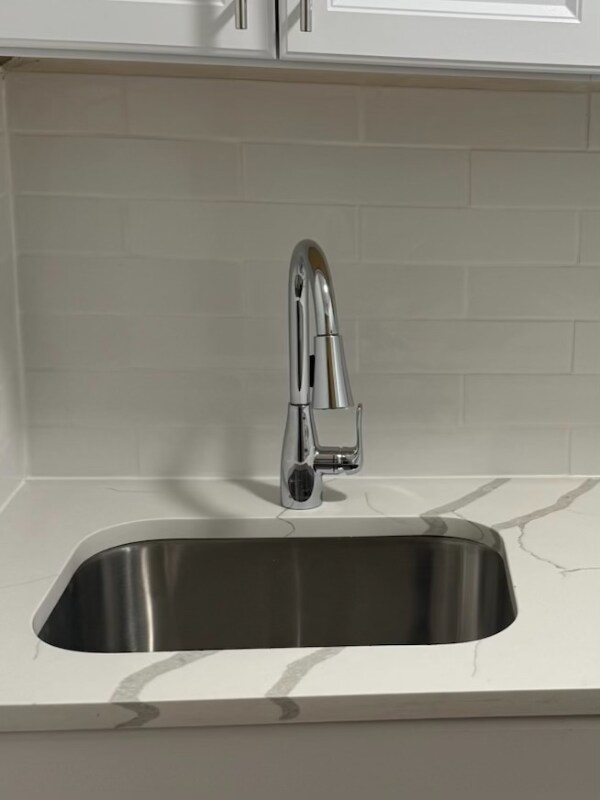 Foto del edificio - 5031 N Harding Ave