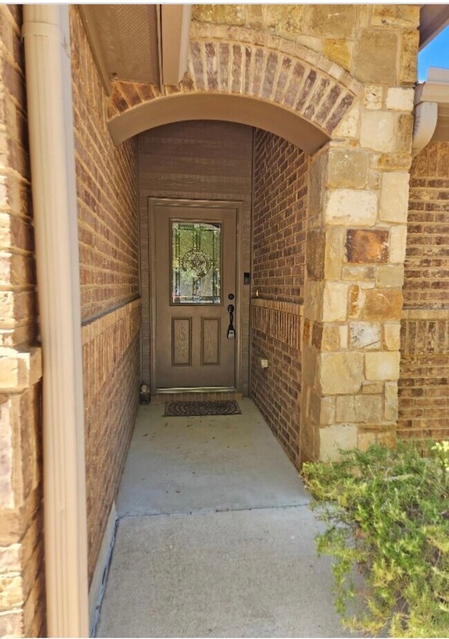 Building Photo - 2012 Christoff Loop